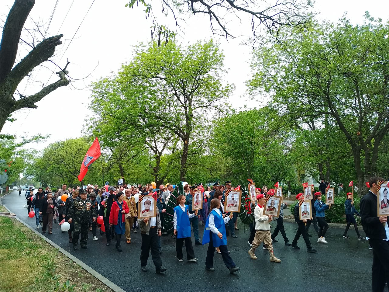 В Новотроицком муниципальном округе прошла масштабная акция &quot;Бессмертный полк&quot;!.